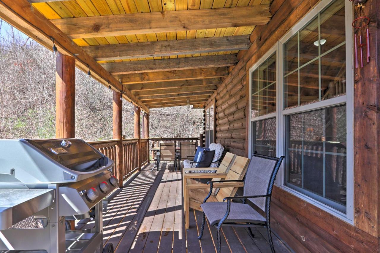 Gatlinburg Cabin With Loft And Game Room 1 Mi To Town Exterior foto