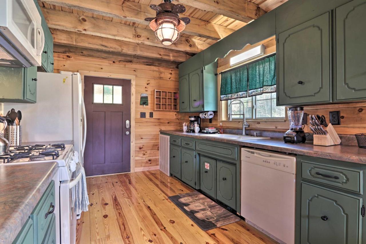 Gatlinburg Cabin With Loft And Game Room 1 Mi To Town Exterior foto